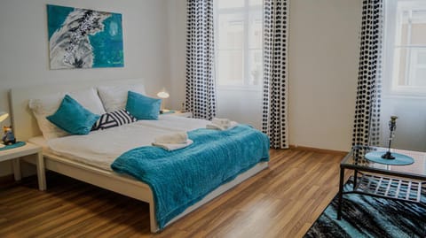 Property building, Bed, Bedroom