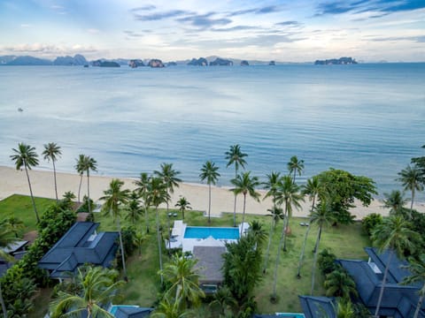 Day, Natural landscape, Bird's eye view, View (from property/room), Beach, Beach, Pool view, Sea view, Swimming pool