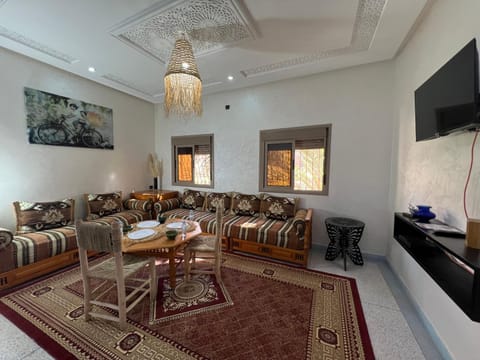 Communal lounge/ TV room, Living room, Seating area