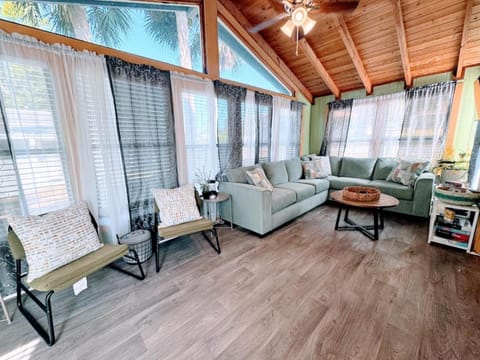 Pumba's Place - Fun, Lake, Pool- No Cleaning Fees! House in Clermont