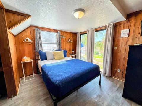 Pumba's Place - Fun, Lake, Pool- No Cleaning Fees! House in Clermont