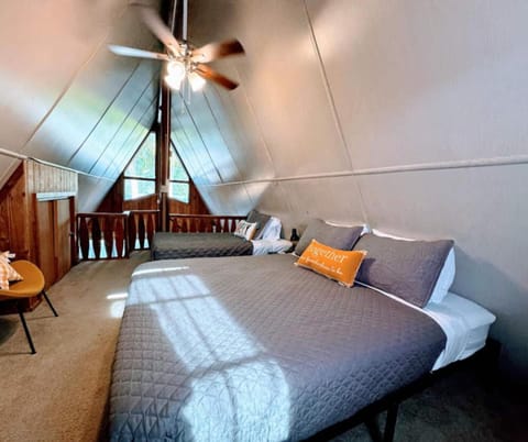 Pumba's Place - Fun, Lake, Pool- No Cleaning Fees! House in Clermont