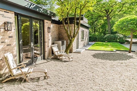 Property building, Day, Garden, Garden