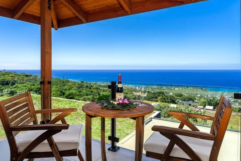 Manu O Ku House in Holualoa