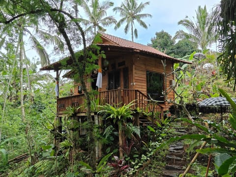 Pondok kepundung Chalet in East Selemadeg