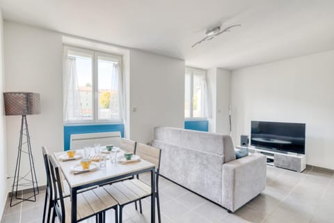 Living room, Meals