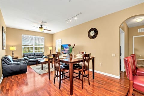 Penthouse Corner at Vista Cay House in Highlands Reserve