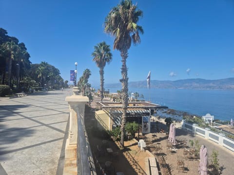 Nearby landmark, Neighbourhood, Sea view