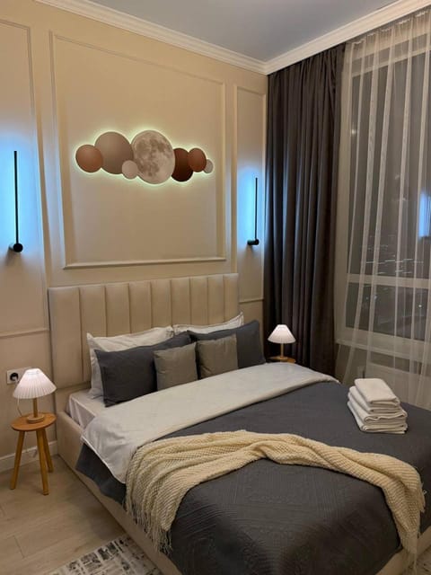 Bedroom, towels