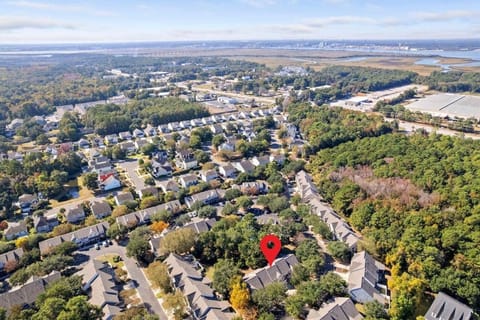 Boho Ferry- Mins from Credit One- Pet Friendly House in Mount Pleasant