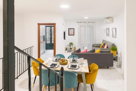 Living room, Seating area, Dining area