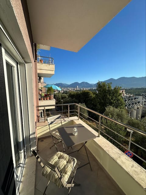 View (from property/room), Balcony/Terrace, Mountain view