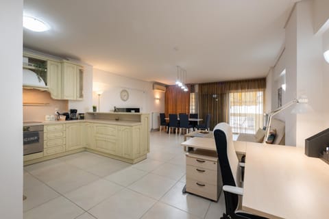 Living room, Dining area, kitchen