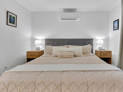 Park Forest Hideaway Pet Friendly Hot Tub EV Charger House in Welches