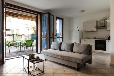 View (from property/room), Balcony/Terrace, Living room