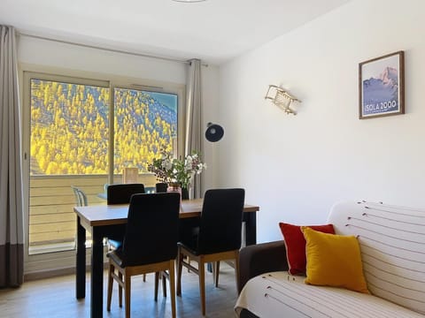 Dining area, Mountain view