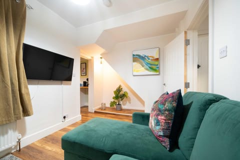 Bright Bath Apartments, 3 Mins to Station Apartment in Bath