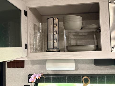 Modern Luxury RV Retreat, Your Cozy Tiny Home House in Margate