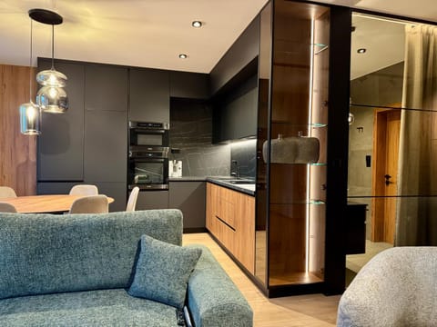 Seating area, Dining area, kitchen