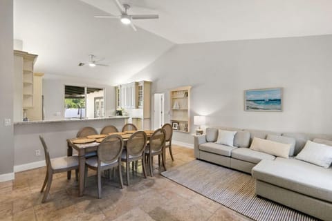 Amazing 5 bed 3 bath Marco Island home With Heated Pool House in Marco Island