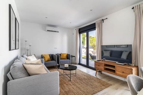 The Sweet House - BBQ y piscina House in Barcelona