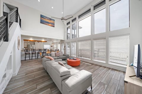 Ocean View House in Hitchcock