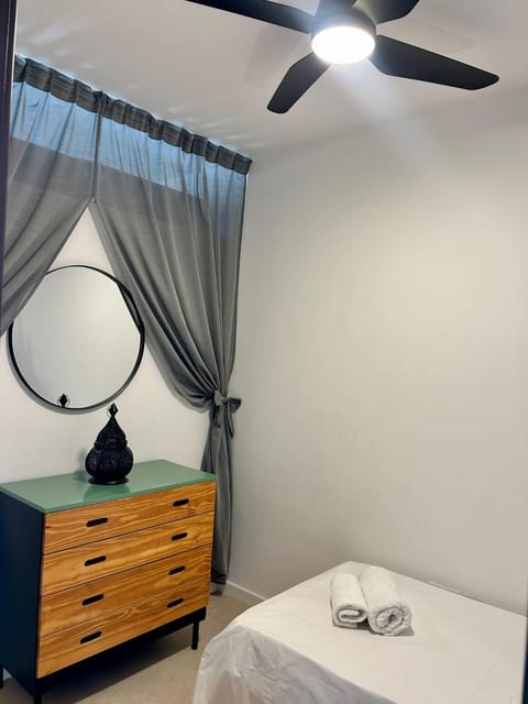 Luxury Private Suite & Room St Julians Central - Shared Apt Bed and Breakfast in Saint Julians