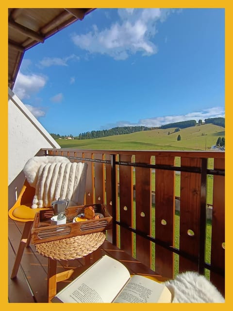Balcony/Terrace, Mountain view