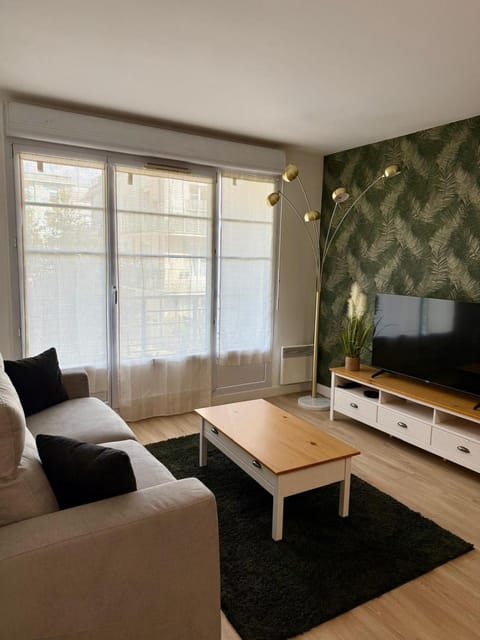 Communal lounge/ TV room, TV and multimedia, Living room, Seating area