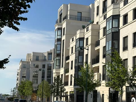 Property building, Neighbourhood, Bird's eye view, View (from property/room), View (from property/room), City view, City view, Garden view, Garden view, Landmark view, Landmark view, Shopping Area