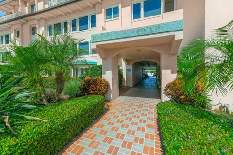 Sunset Royale - 212 Apartment in Siesta Beach