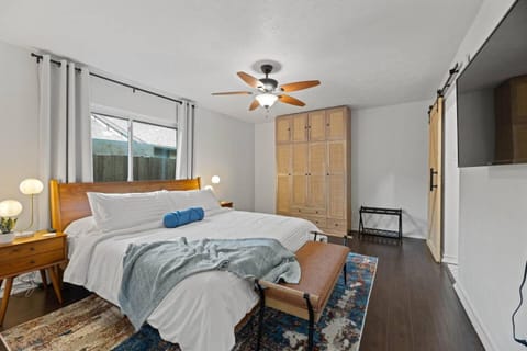 Palm Springs Pool & Game Room! House in The Colony