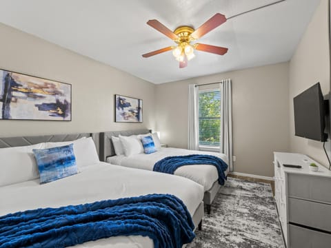 Alder Stay 3BD Townhome in Heart of Arlington House in Arlington