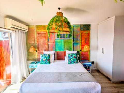 Bed, Photo of the whole room, air conditioner