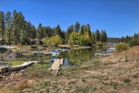 Vintage Lakeview Retreat - Lakefront House in Big Bear
