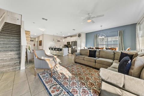 Gorgeous 5Bd w Pool & Lazy River at Storey Lake 4989 House in Kissimmee