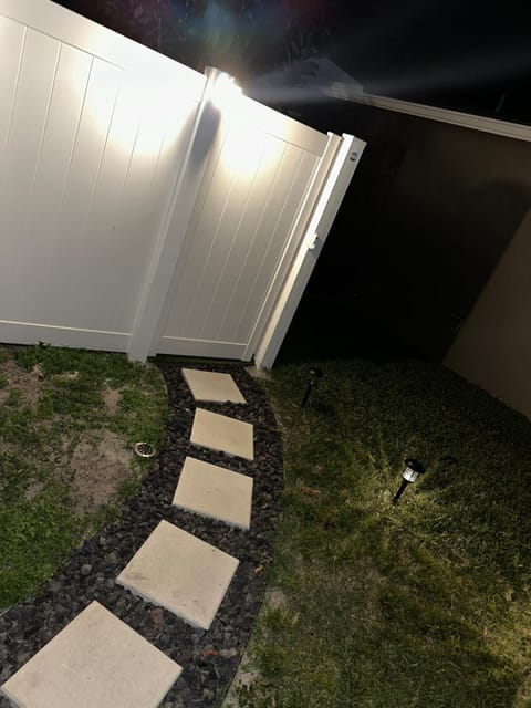 Golden Horizon Suite Apartment in Town N Country