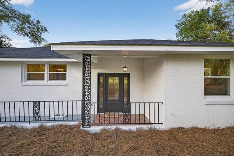 Stylish 3BR Home in Prime Augusta Neighborhood House in Augusta