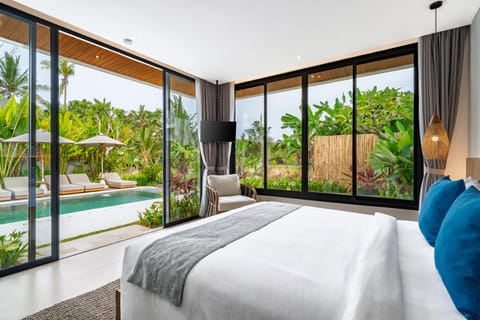 Bed, Bedroom, Garden view, Pool view, Swimming pool