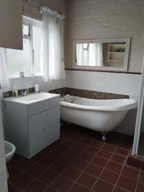 Toilet, Bathroom, Bath, towels