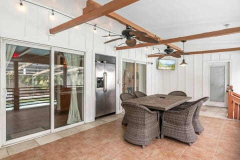 Massive 6 Br8ba All Suites, Pool Hot Tub Peloton House in Bradenton