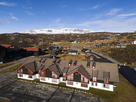 Property building, Neighbourhood, Natural landscape, Bird's eye view, Mountain view