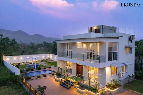 Property building, Natural landscape, Mountain view, Pool view, Swimming pool