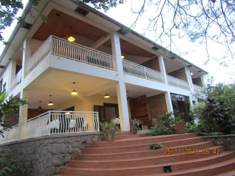 Property building, Patio, Facade/entrance