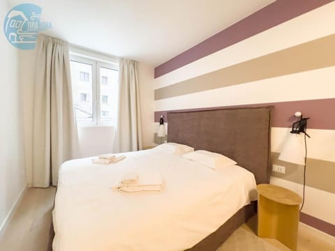 Blue Palace 1b Tirabora Short Rent Apartment in Trieste