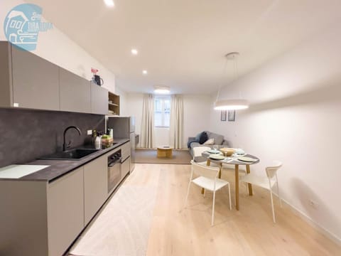 Blue Palace 1b Tirabora Short Rent Apartment in Trieste