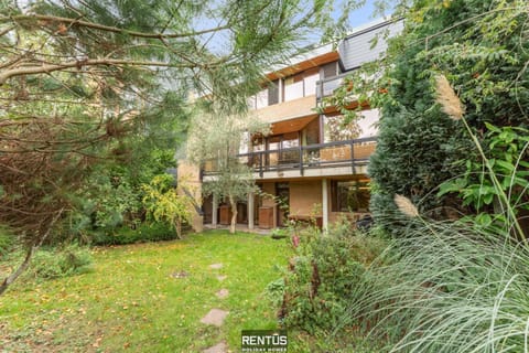 Property building, Day, Garden, Garden view