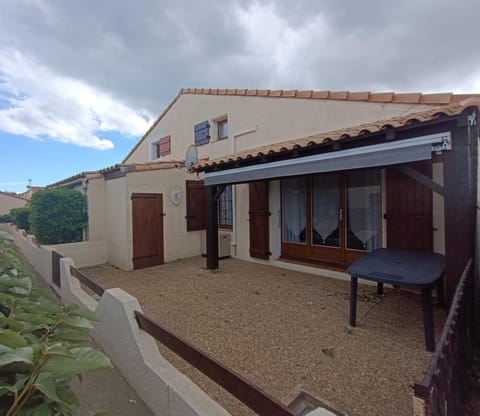 Property building, Balcony/Terrace