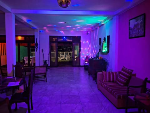 Restaurant/places to eat, Communal lounge/ TV room, Seating area
