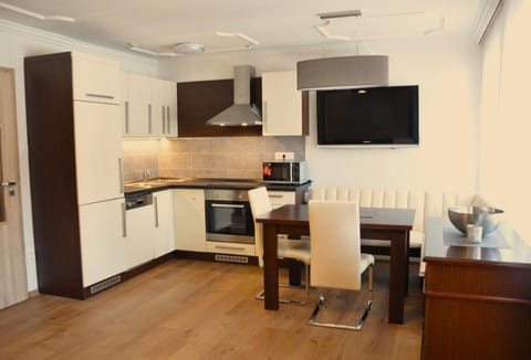 Kitchen or kitchenette, Dining area, Food, kitchen